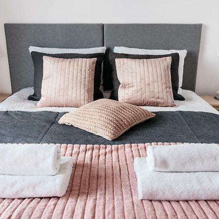 Penthouse Uptown - Loftaffair Leilighet Krasków Eksteriør bilde